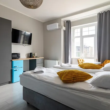 Globetrotter By Victus *